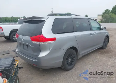 2013 Toyota Sienna Xle V6 8 Passenger from USA, damaged, VIN 5TDYK3DC6DS398823